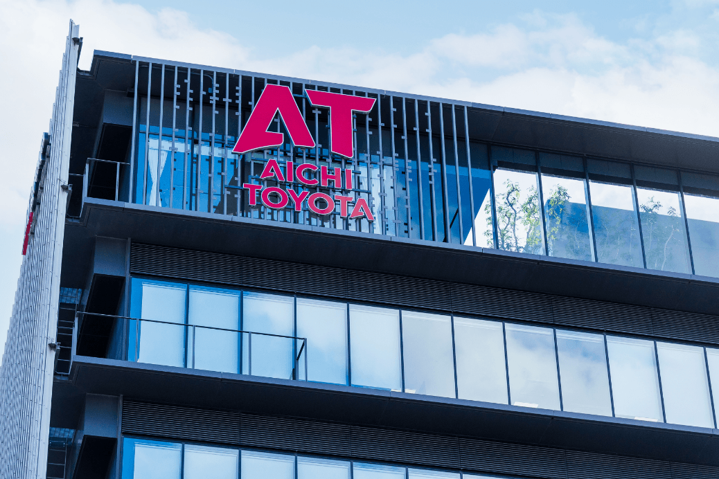 オートタウン愛知トヨタさま 壁面ロゴ